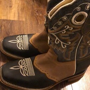 Selling $200 all together Men and Women botas